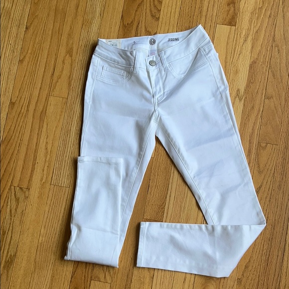 NWT SO WHITE SKINNY JEANS JEGGING WOMENS JUNIORS 5 $36 - Picture 1 of 4